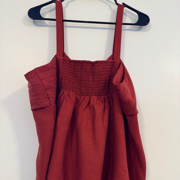 Twist-Front Tank - Picture 3 of 8